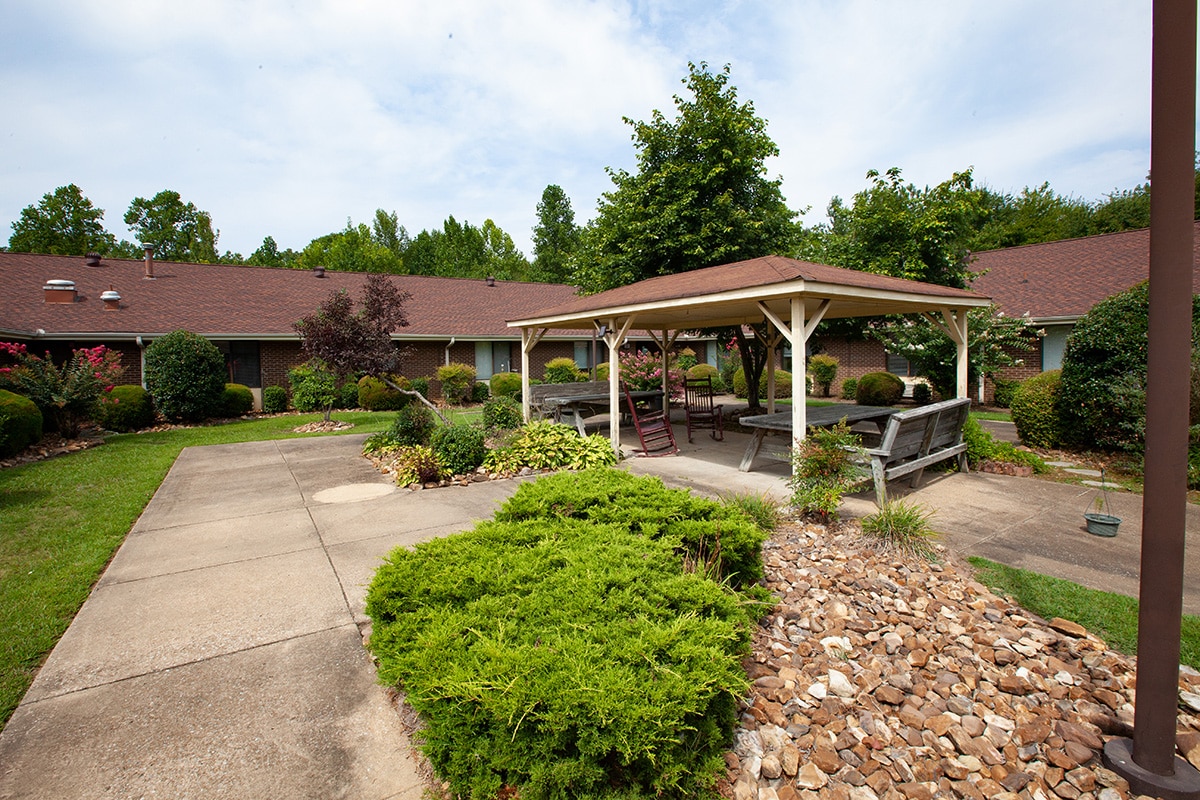 The courtyard and gazebo at Waverly Hills Post Acute