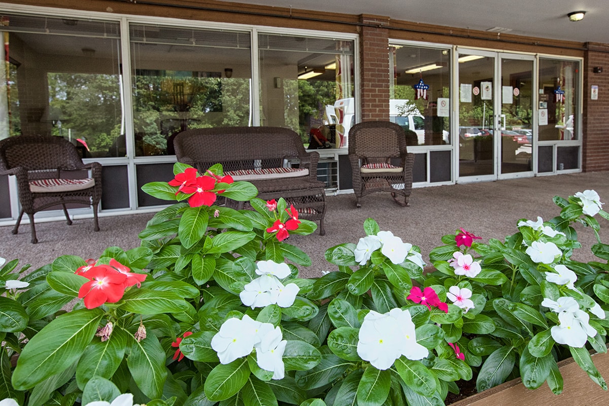 The front patio at Waverly Hills Post Acute